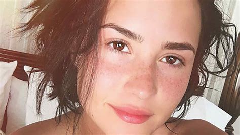 demi lovato fotos sin censura|Fotos en bikini de Demi Lovato .